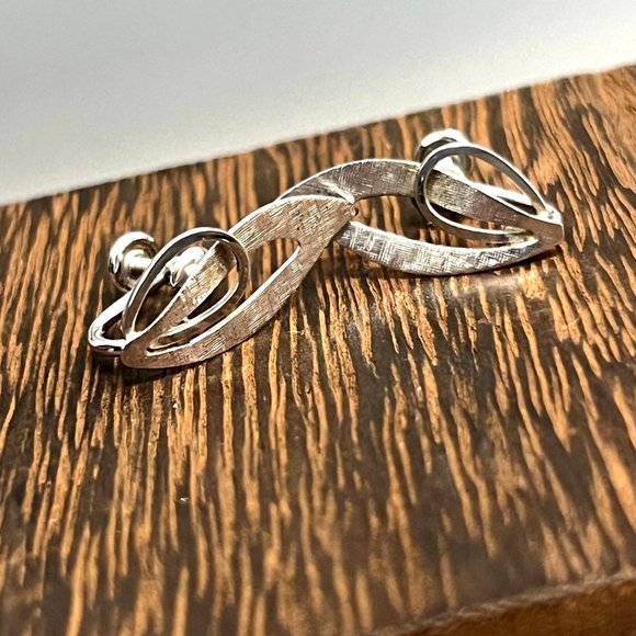 Van Dell Vintage Textured Sterling Silver Screw Back Earring EUC - Picture 3 of 12